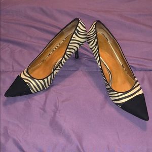 Like new Ann Marino 2” heels